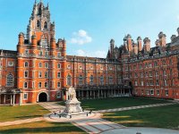 Літня групова поїздка до університету Royal Holloway, Велика Британія